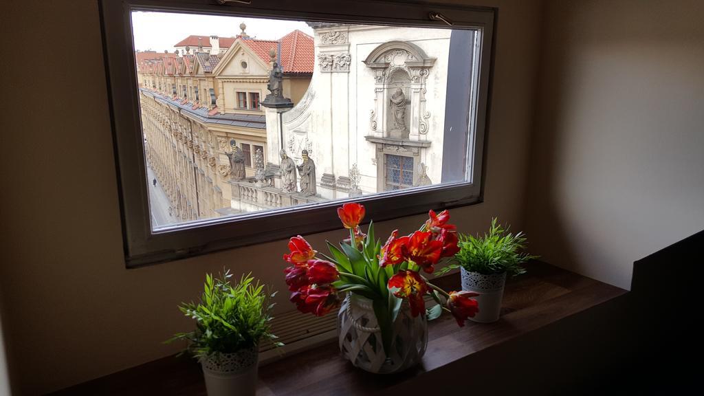 Studio Karlův Most Prag Exteriör bild