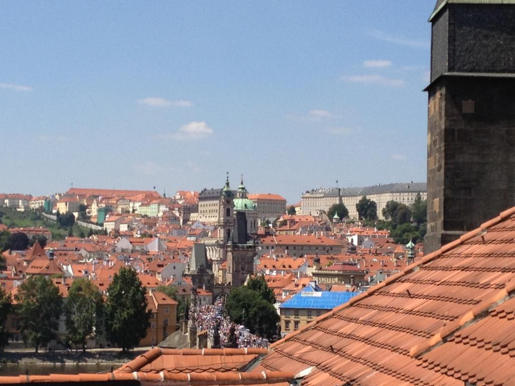 Studio Karlův Most Prag Exteriör bild
