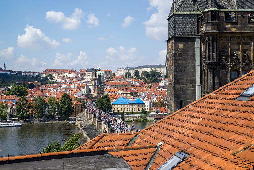 Studio Karlův Most Prag Exteriör bild